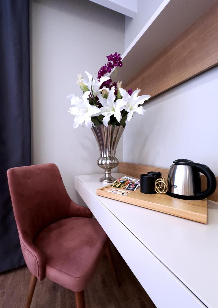 Hotel Frezya - Exclusively Woman Estambul Exterior foto