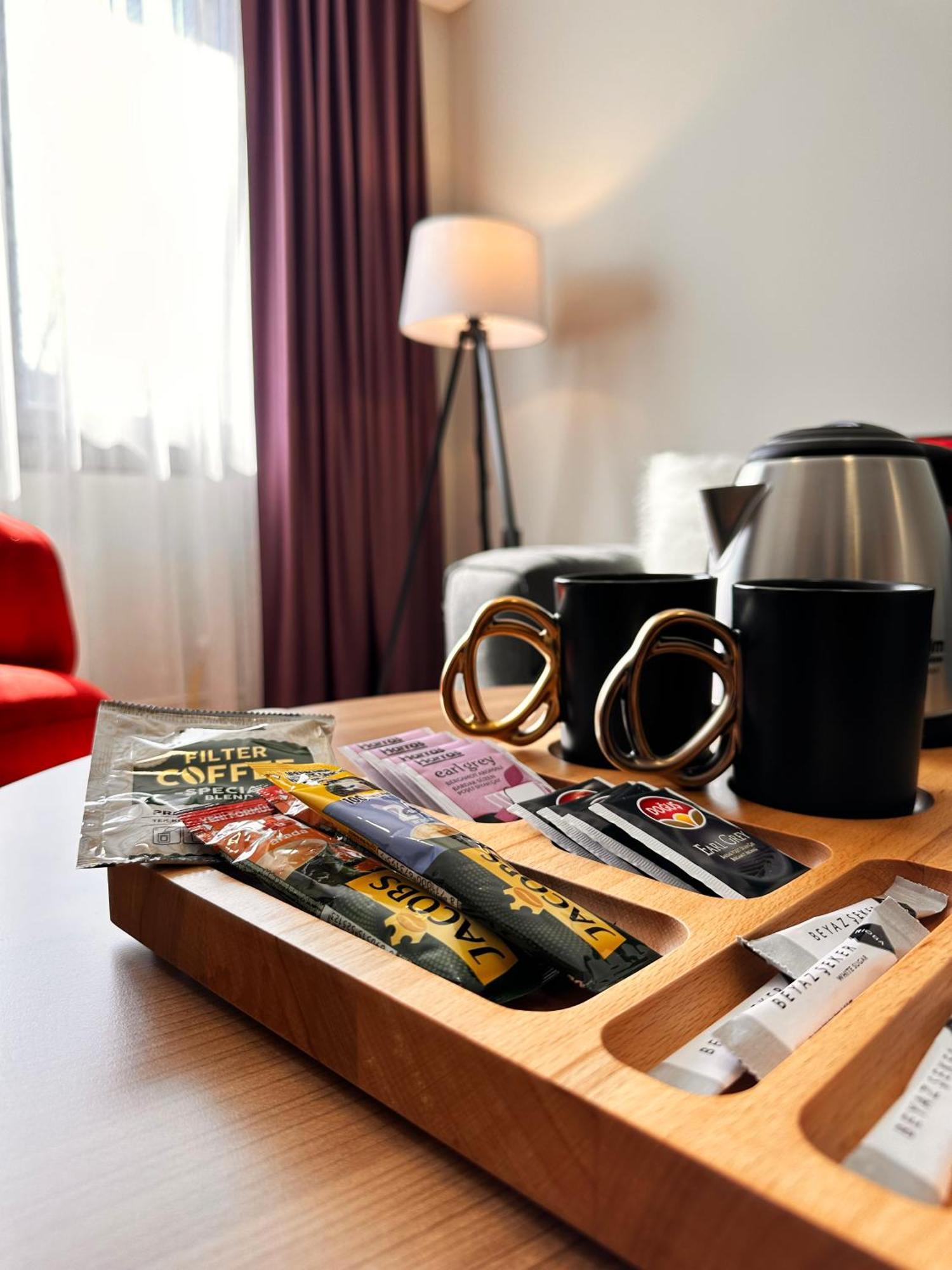 Hotel Frezya - Exclusively Woman Estambul Exterior foto